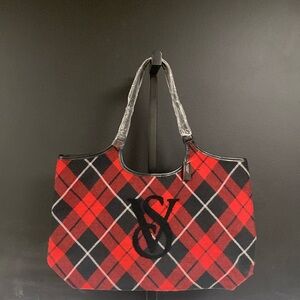 Victoria’s Secrets red plaid tote bag/purse nwt